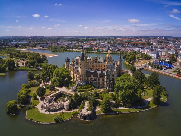 SCHWERIN-P0210021